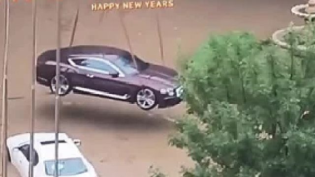 吊车淹了呢