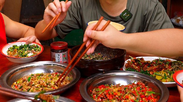 如果你喜欢吃湘菜小炒，那这个野山椒豆豉酱可千万不要错过了