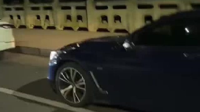 这一幕直接傻眼了，男子：停的好好的非要我来挪车