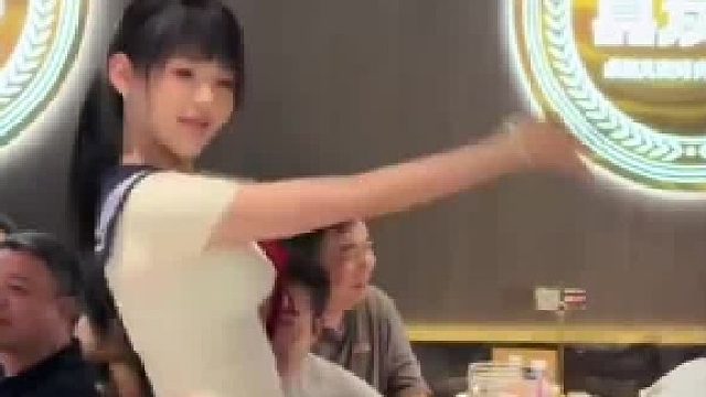 跳舞可以温婉可爱，也可以热辣火爆