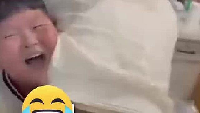 按住一个怕打针的孩子比和人打一架还累