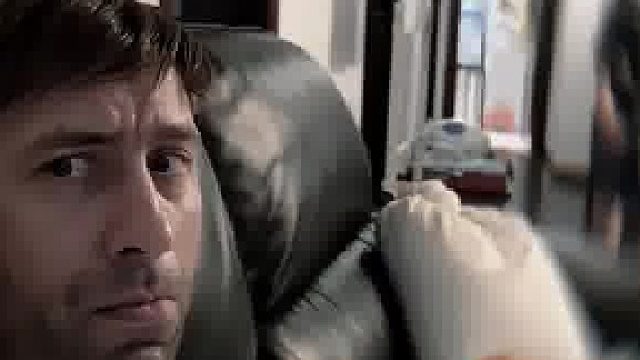 给爸爸的烤肠被怀疑了，儿子这两句话骂得相当难听