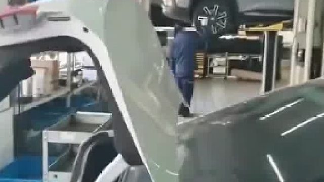 客户来做保养没想到开后备箱傻眼了
