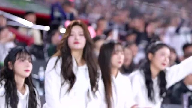 是谁的女团在看演唱会呀
