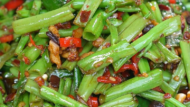 家里的空心菜吃不完你就想我这样做，保证一周吃八顿都不腻