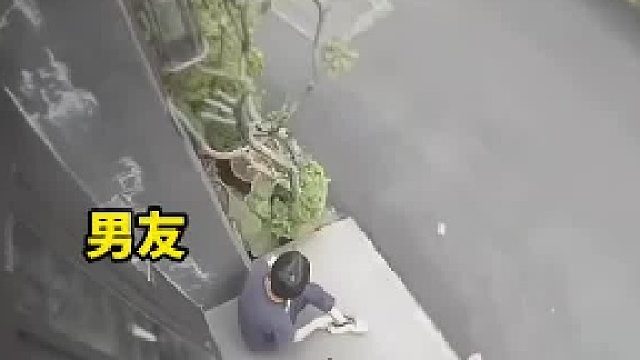 没接女友电话，女友满大街找...之后见面兄弟：你这孙策女朋友怎么没来