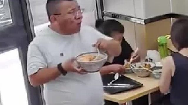 小小面店遇见了最好的顾客