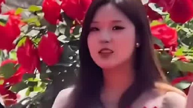 一个比耶一个冷脸，这反差绝了！