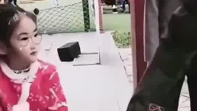 有没有可能 石头里面有人挡着