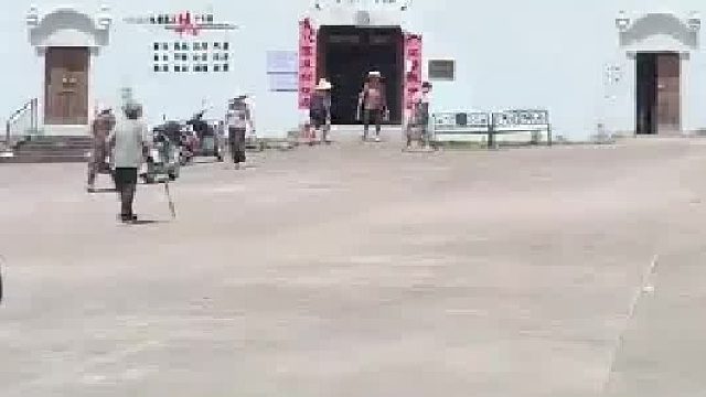 网友晒出村庄里的老年食堂，60岁以上的老人150元享用一日两餐​