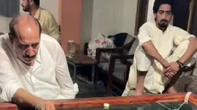 强迫症舒适瞬间：看这颗子如何完美入袋！