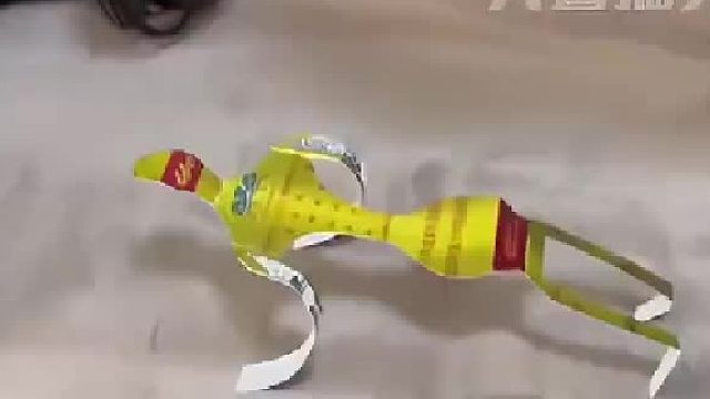 这女的不喊停，谁敢停，骂的太狠了