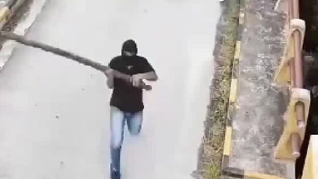 这也太嚣张了！