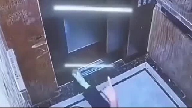 保安：我是拿生活没办法，不是拿你没办法