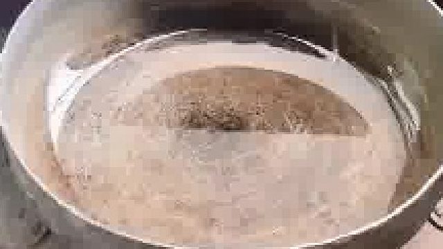 男子把废旧高压锅改成炒锅，没想到改装完的效果还挺不错
