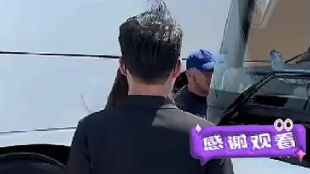 花14800跟团出国游，没买高价票和特产，竟被导游推搡不让上大巴