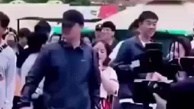 古代就叫唱戏的，老百姓可悲！