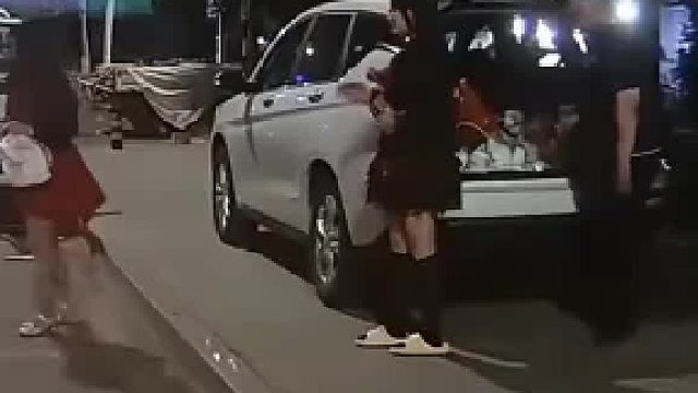 这不是路中间吗？