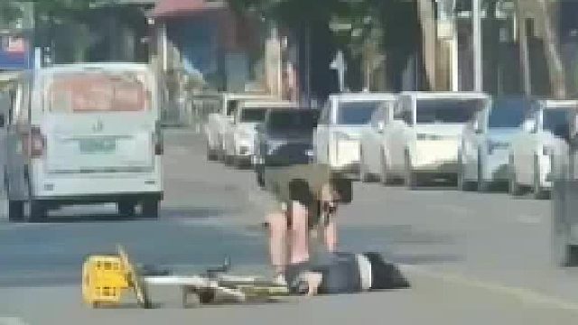 网友：好家伙，直接撞出爱情了！