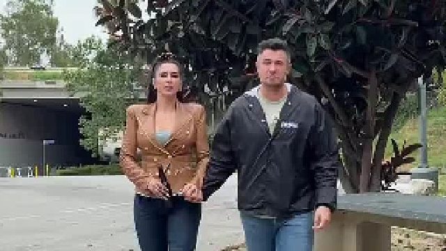 小混混：哥们快跑，这娘们想谋害亲夫，然后嫁祸给我们。