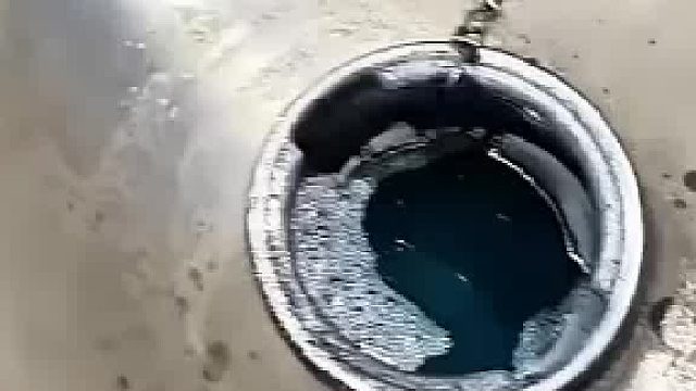 货车司机说要加200元的柴油，没想到加油员竟直接给加满了，总费用4515元！