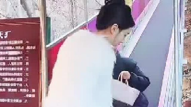 两个金花的小鬼呀，真厉害。