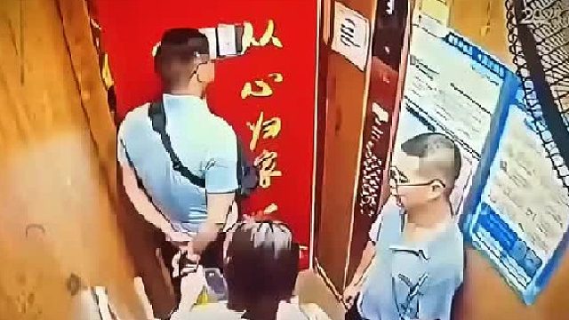 那年电梯躲斧王，世人称我反应皇