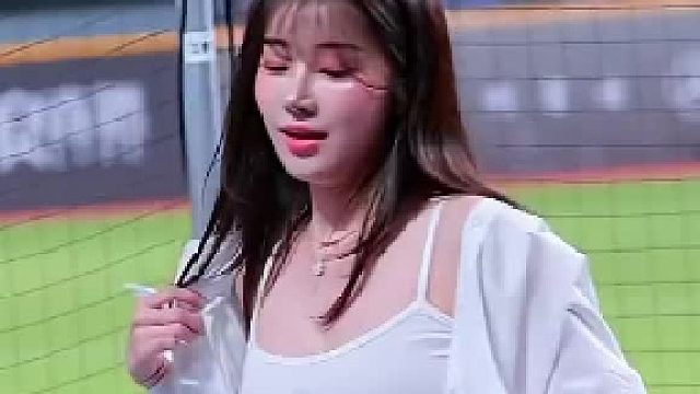 白衬衫网球女！谁看了不迷糊