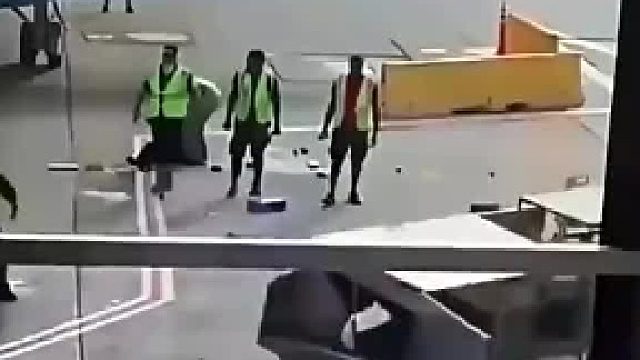 叉车哥以一己之力拯救了整个航空业