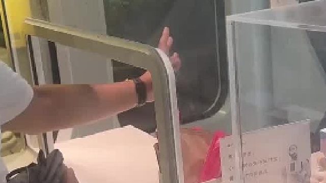 要是夹手了怎么办