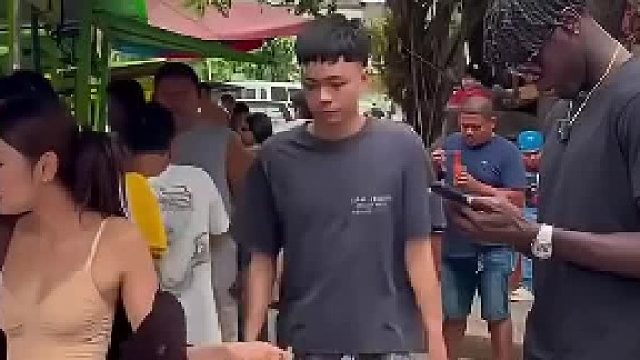 这个吊这个吊，这个创意巨吊的