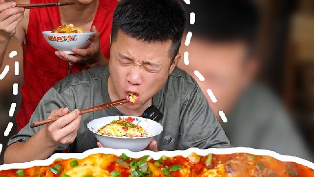 几个鸡蛋两勺剁椒就能做出湖南版的水烹蛋，简单方便又好吃
