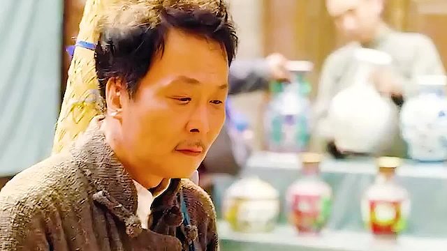 老乞丐用鼻子一闻，就知道一家百年老字号的酱菜不正宗