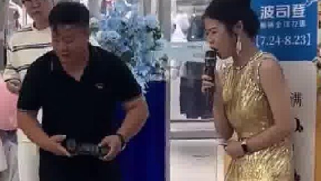 主持人刚想躺下报工伤，机器人先躺下了