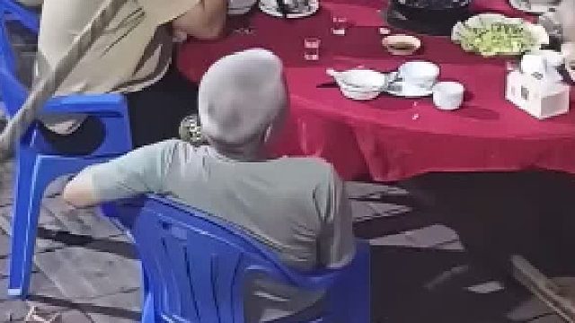 不是老人变坏了，是坏人变老了