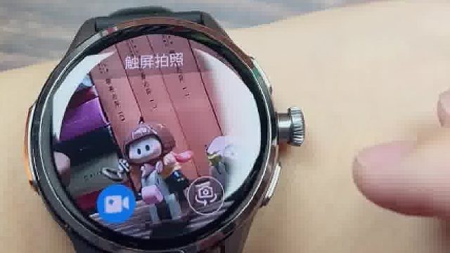 戴上手拍照的小手机呀