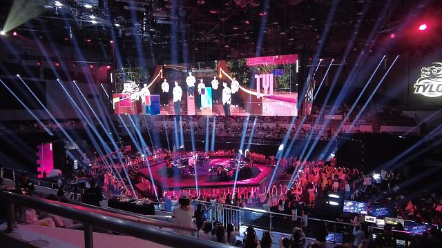 无畏巡回长沙站现场，JDG VS TYL选手入场