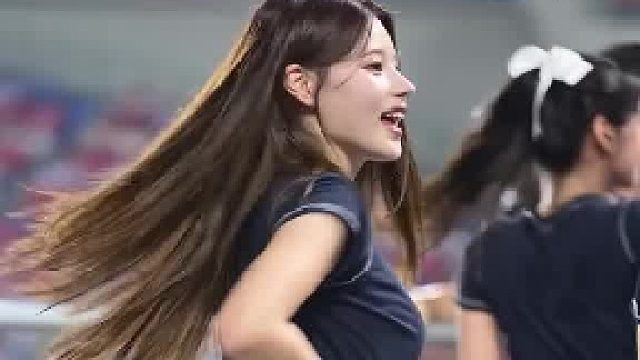 简直太爱啦：这足球场上的甜妹们