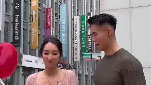 以为是惊喜结果是惊吓，这反重力操作看呆路人