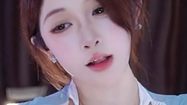 【小爬小爬Q】谁不爱看制服啊