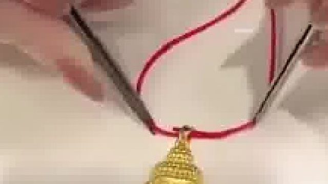 开了光手不能碰，碰了要赔1万2，美女每一步都谨小慎