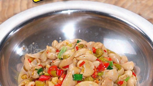 肥肠不压咬不动？看看30年湘菜大厨教你正确的做法