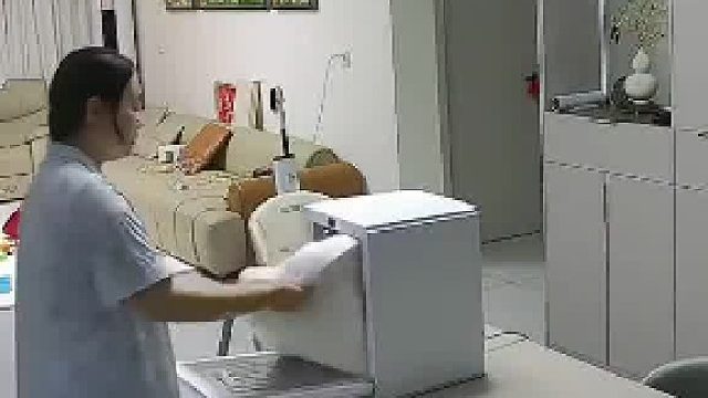 当妻子让老公整理一天家务，回家打开柜子直接傻眼