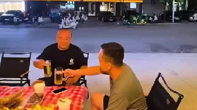俩友：要胖一起胖