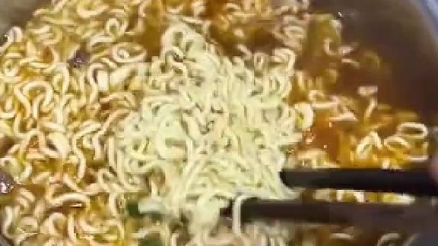 泡面这样泡，比平时好吃20倍