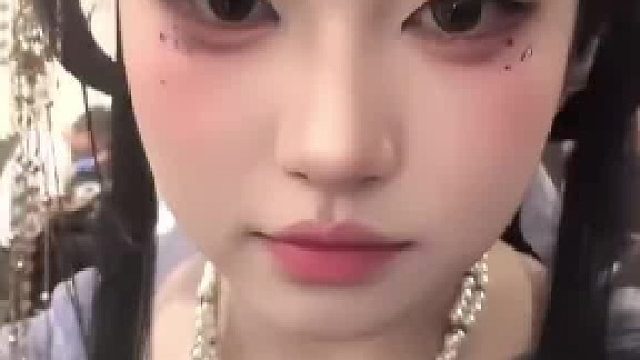 姐弟俩一起穿汉服，结果却被弟弟的颜值碾压了