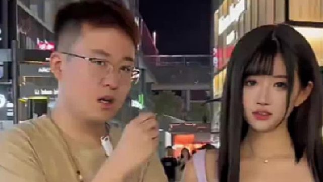 户外女主播，1小时赚1万！