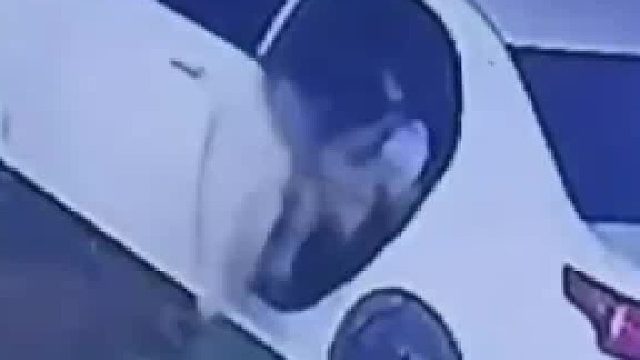 轿车太小了不方便