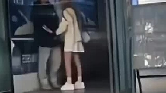 这女朋友也太暴躁了一言不合就要tuo裤子