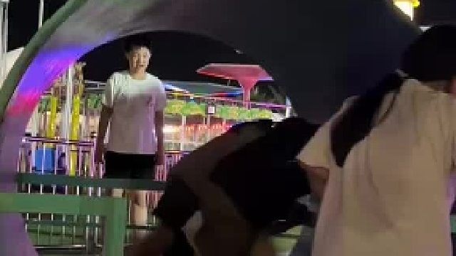 穿短裤，膝盖摩擦那么快，肯定伤了吧？